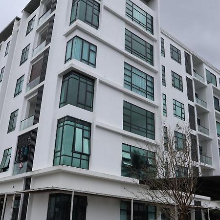 Zen66 @ Roxy Serviced Apartment Kuching Esterno foto