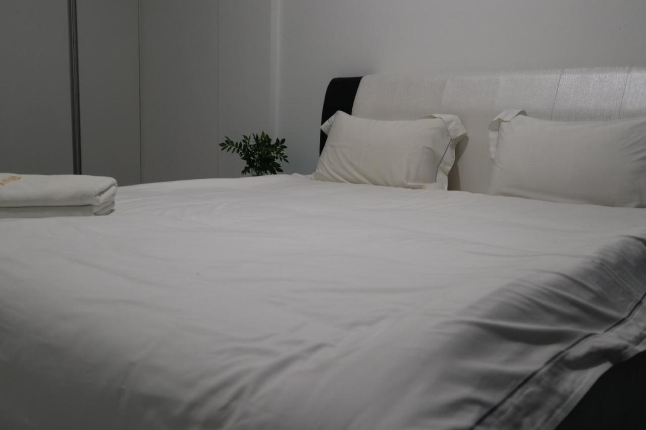 Zen66 @ Roxy Serviced Apartment Kuching Esterno foto