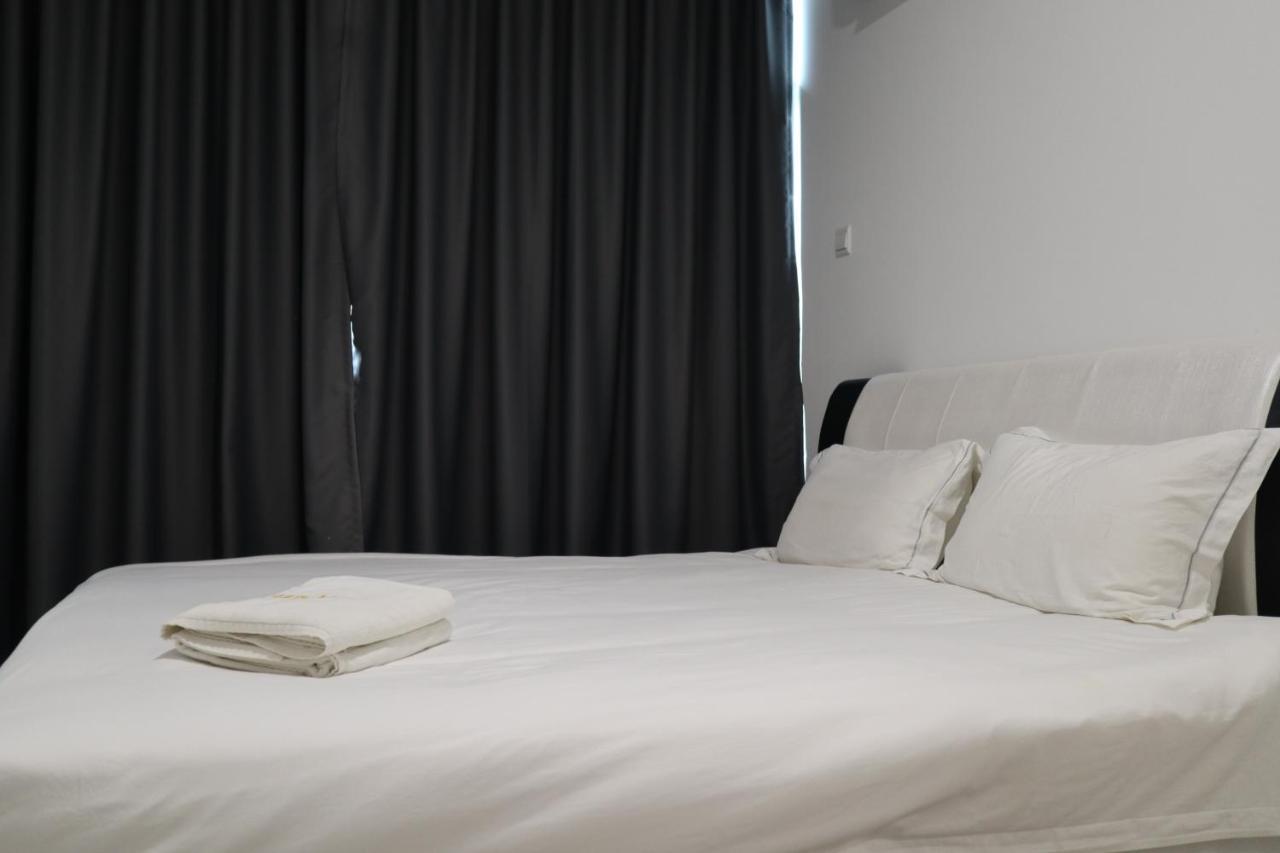 Zen66 @ Roxy Serviced Apartment Kuching Esterno foto