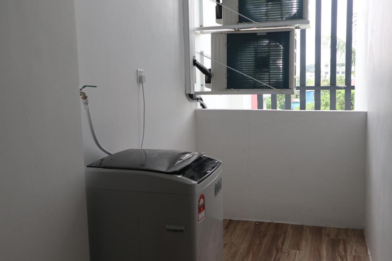 Zen66 @ Roxy Serviced Apartment Kuching Esterno foto