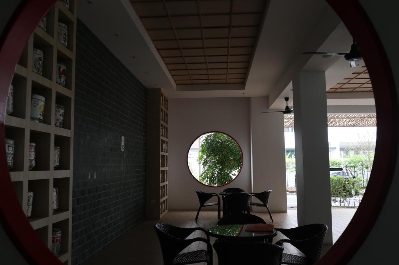 Zen66 @ Roxy Serviced Apartment Kuching Esterno foto