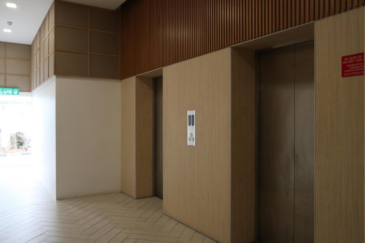 Zen66 @ Roxy Serviced Apartment Kuching Esterno foto